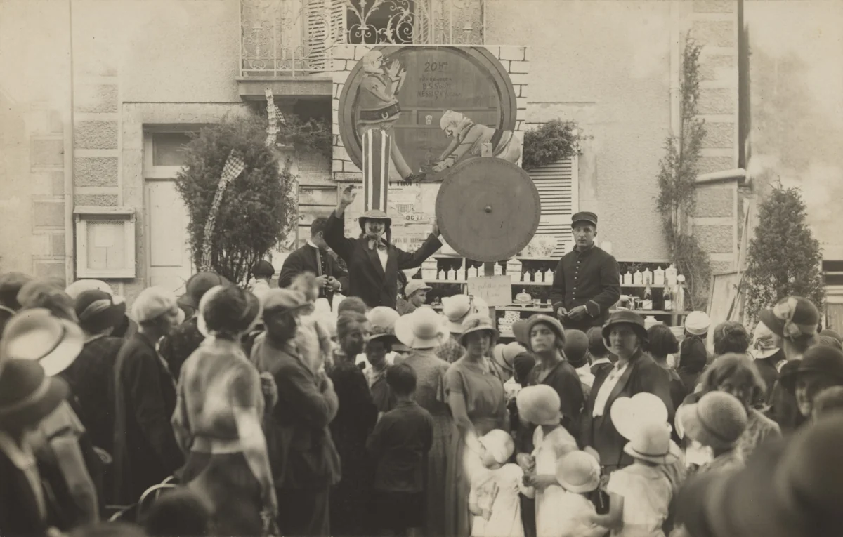 Une démonstration, Place du Village, Messigny by Unidentified Photographer, photograph, 1918