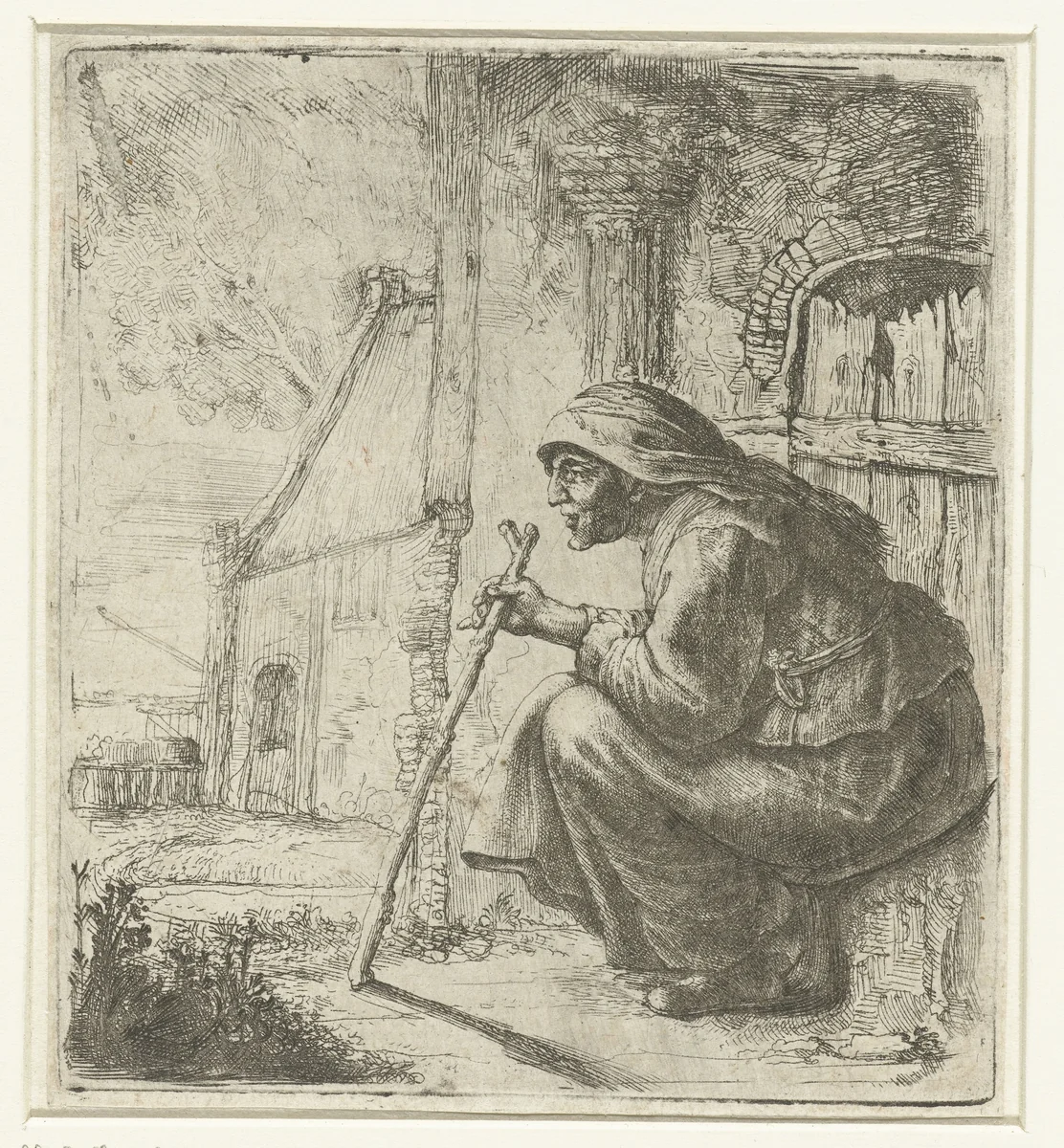 Oude vrouw bij de deur van een schuur by anonymous, print, 1630-1700