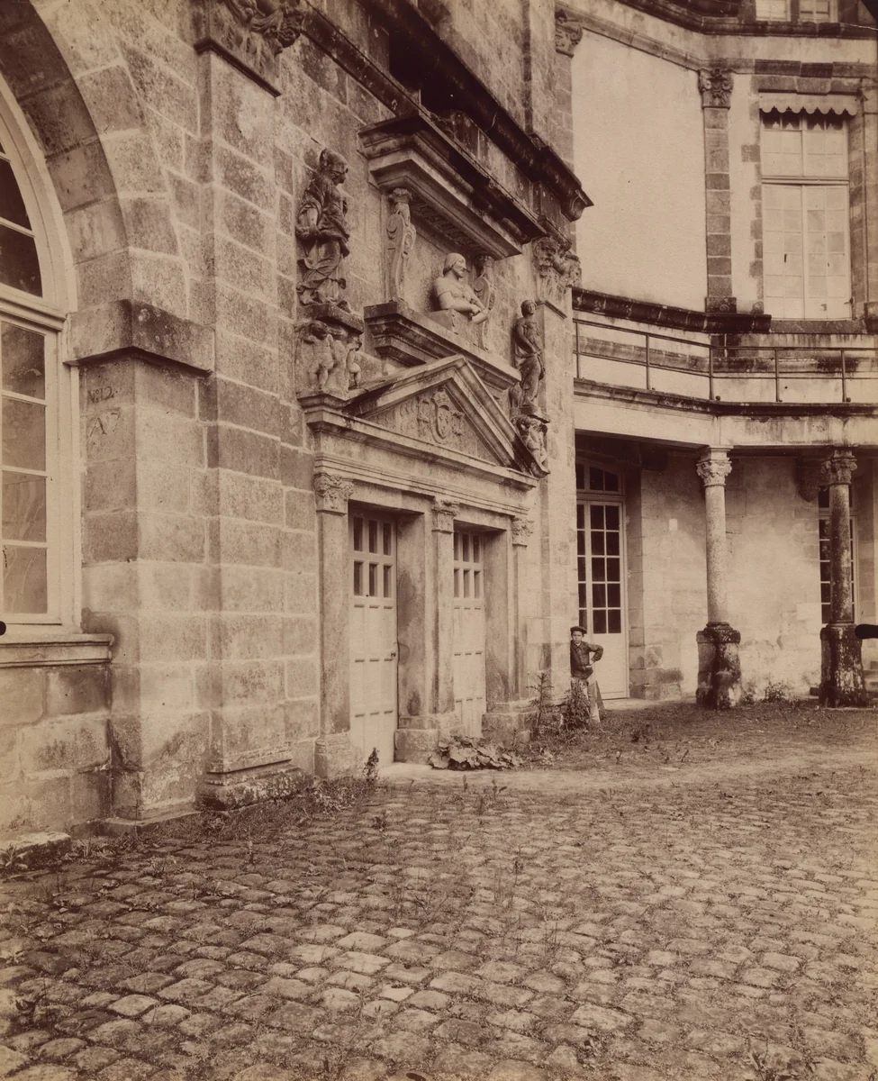 Fontainebleau (Château) by Eugène Atget, photograph, 1903
