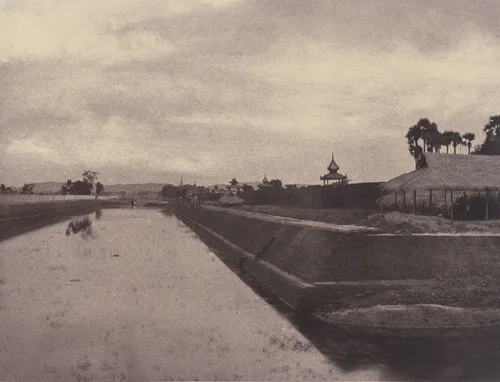 Amerapoora: South Ditch of the City Wall by Linnaeus Tripe, photograph, 1855