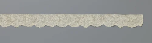 Strook kloskant met hoorn van overvloed afgesloten door een acanthusblad by anonymous, other, 1740-1749