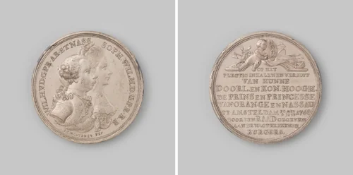Intocht en verblijf van Prins Willem V met gemalin te Amsterdam by Johan George Holtzhey, metalwork, 1768