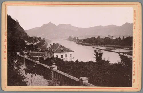 Gezicht op Rolandseck, Nonnenwerth en het Zevengebergte by anonymous, photograph, 1890