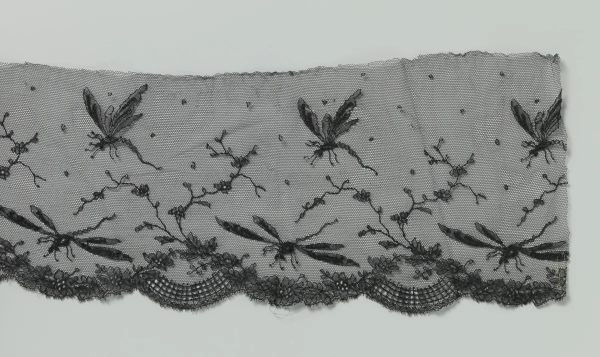 Strook zwarte machinale kant met libellen by anonymous, other, 1890-1899