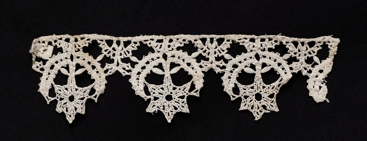 Bobbin Lace (Needlepoint Design) Edging of Star Points by Unknown, textile, 1550-1599