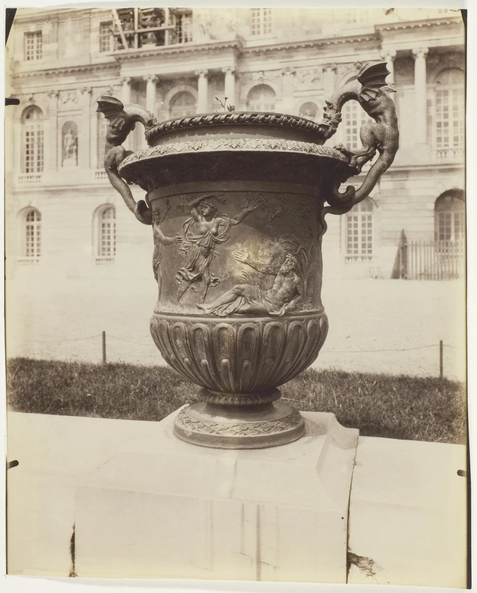 Versailles, Vase par Ballin by Jean-Eugène-Auguste Atget, photograph, 1903