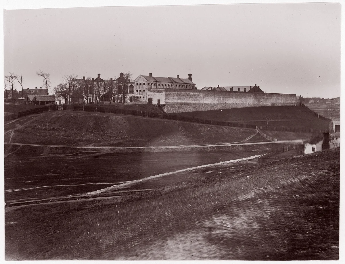 [State Penitentiary, Richmond, Virginia] by Alexander Gardner, photograph, 1865