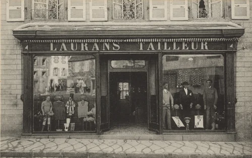 Laurans tailleur, François Laurans, Place au Blé by Unidentified Photographer, photograph, 1925