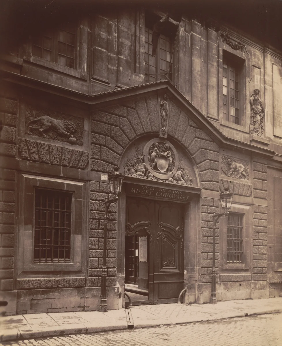 Musée Carnavalet, 23 rue de Sévigné by Eugène Atget, photograph, 1898