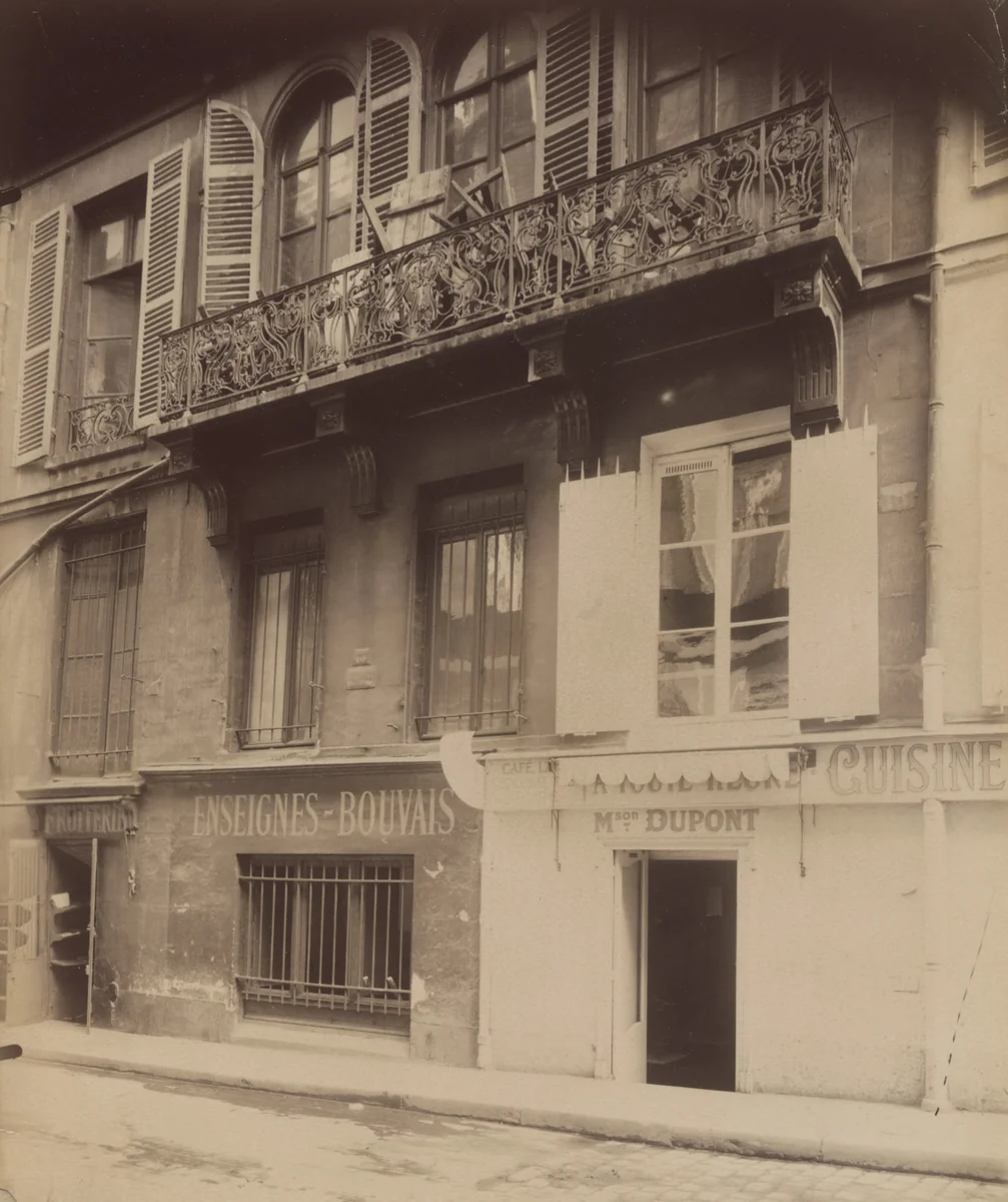 Balcon. 18 rue de Beaujolais by Eugène Atget, photograph, 1913