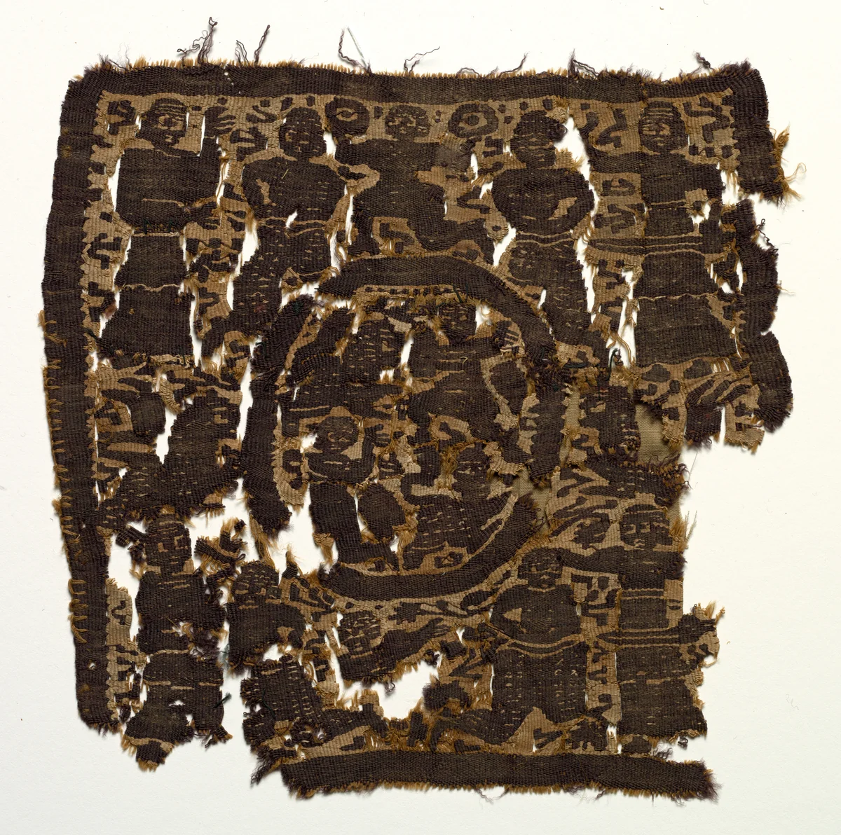 Square Segmentum with Combat Scenes by Unknown, textile, 500-620