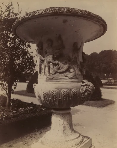 Versailles, vase by Eugène Atget, photograph, 1905
