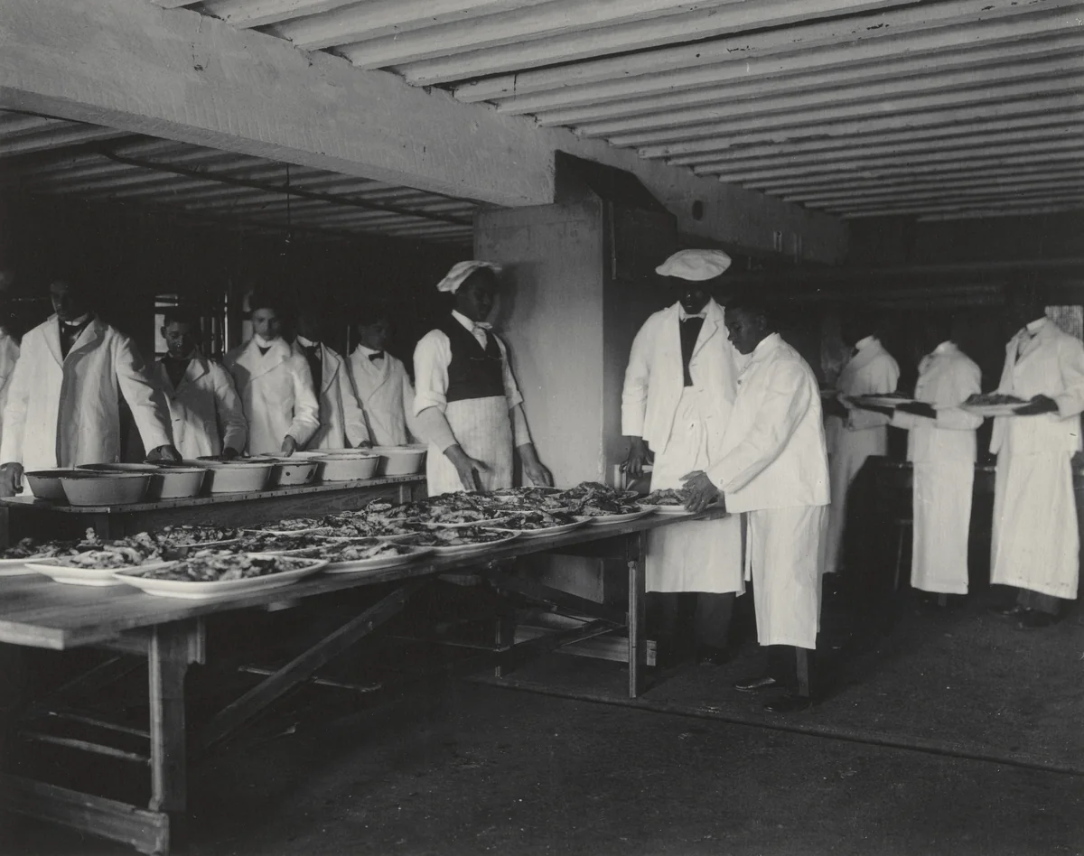 Serving the students' dinner by Frances Benjamin Johnston, photograph, 1899