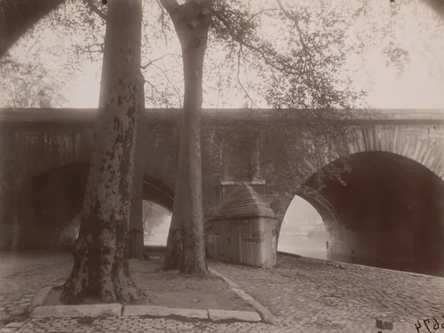 Pont Marie by Eugène Atget, photograph, 1926