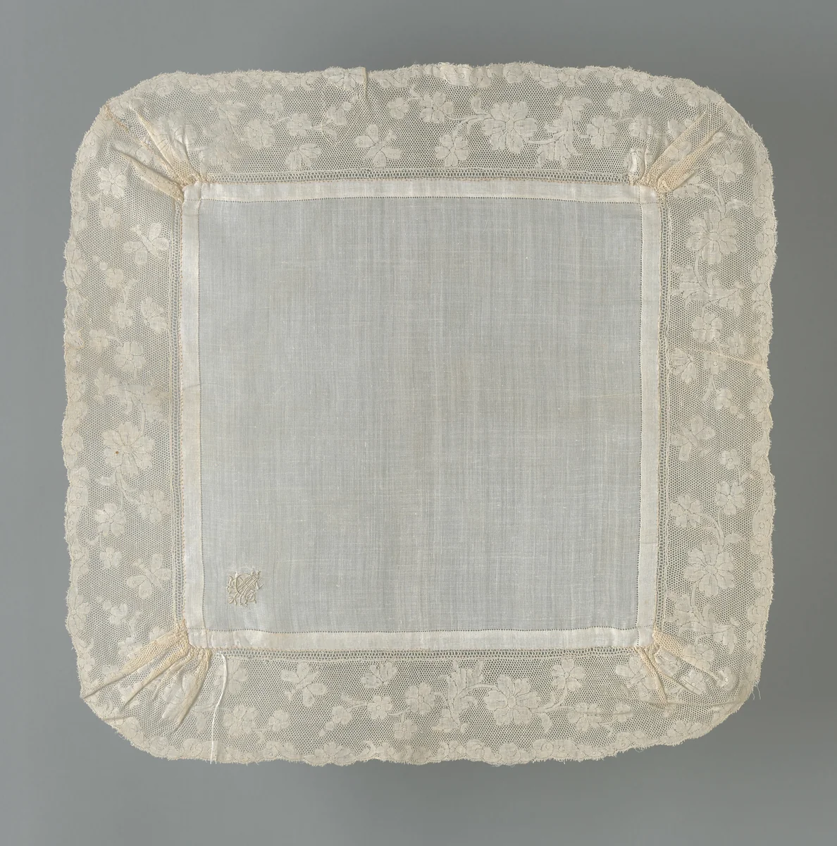Handkerchief by France Valenciennes, textile, 1760-1769