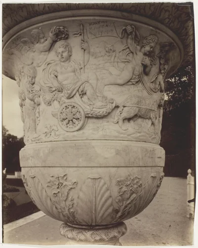 Versailles, Vase by Jean-Eugène-Auguste Atget, photograph, 1903-1904