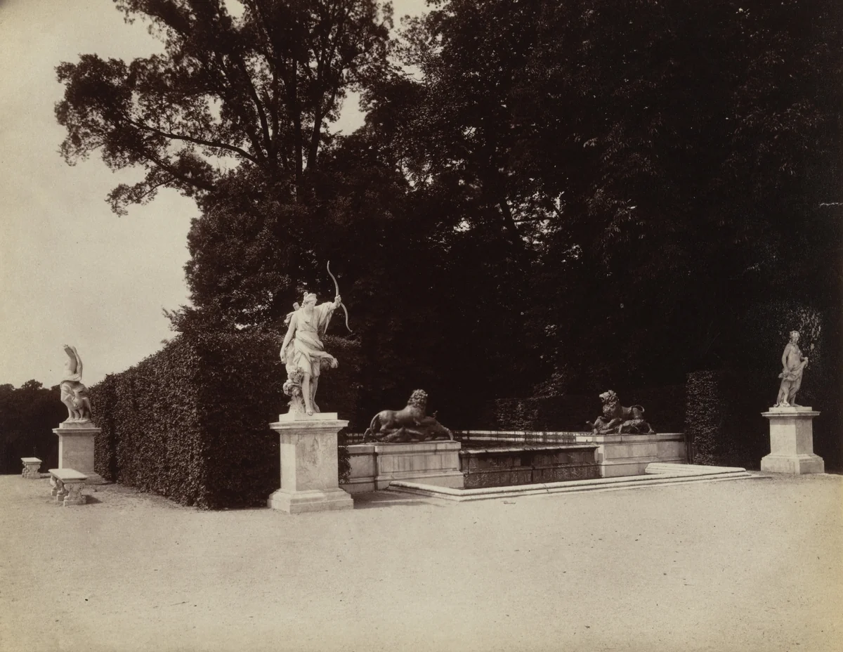 Versailles--Fontaine de Diane by Eugène Atget, photograph, 1901