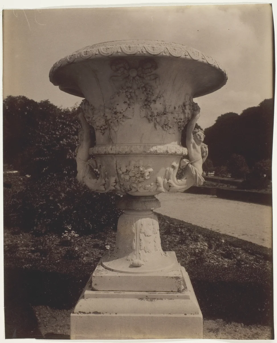 Versailles, (Vase) by Jean-Eugène-Auguste Atget, photograph, 1905