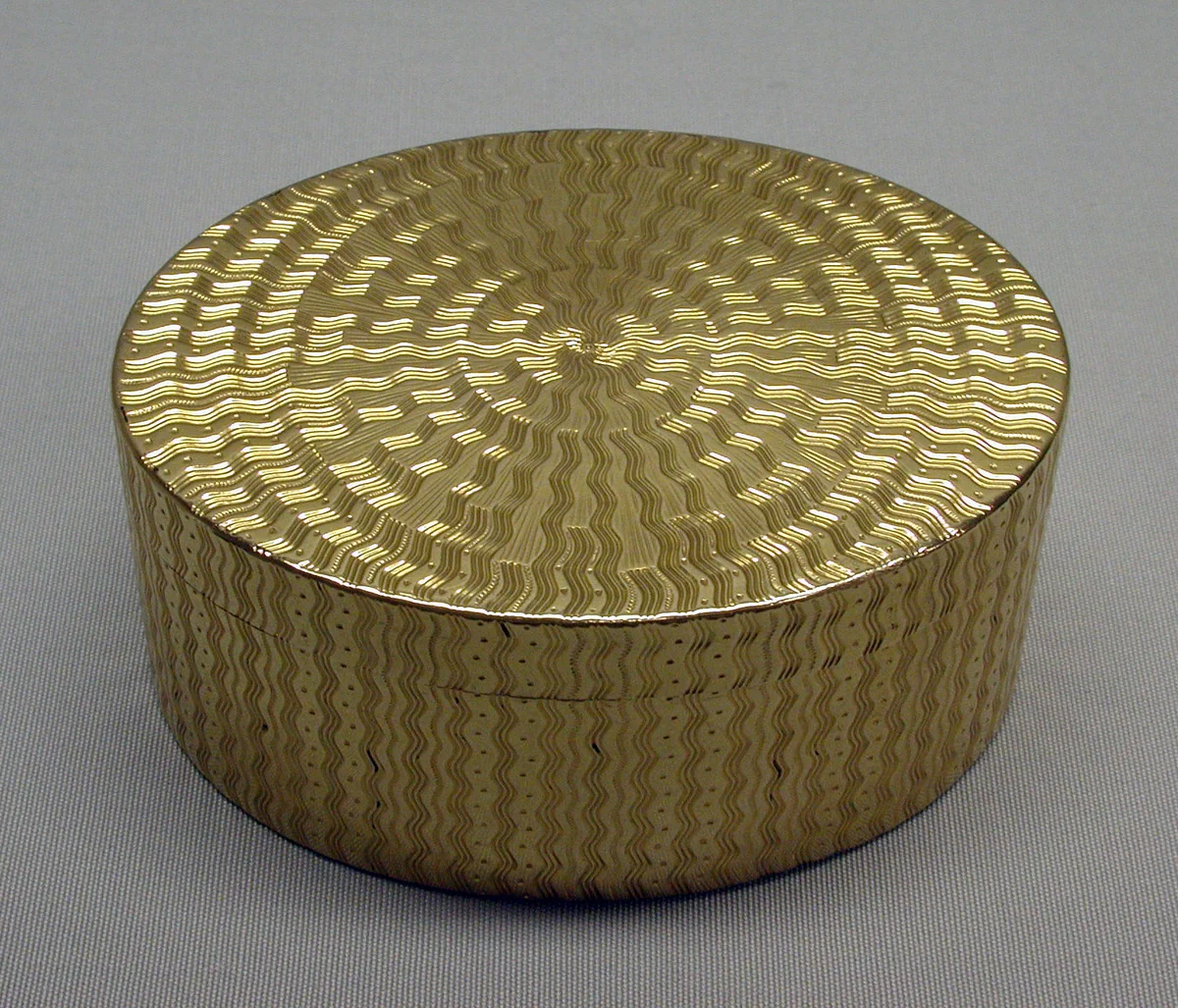 Snuffbox by Louis Michelin, metalwork, 1752-1753