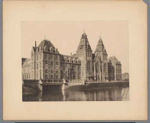 Gezicht op het Rijksmuseum te Amsterdam by anonymous, print, 1885-1900