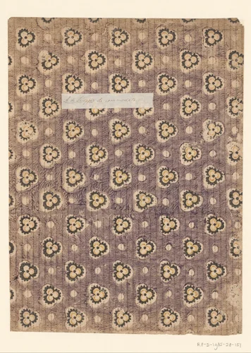 Bad met strooipatroon van uitgespaard klavermotief met onderbroken fond van stippellijnen by anonymous, other, 1750-1900