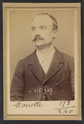 Mouette. Charles. 32 ans, né à Paris Ile. Peintre en bâtiment. Association de malfaiteurs. 20/3/94. by Alphonse Bertillon, photograph, 1894