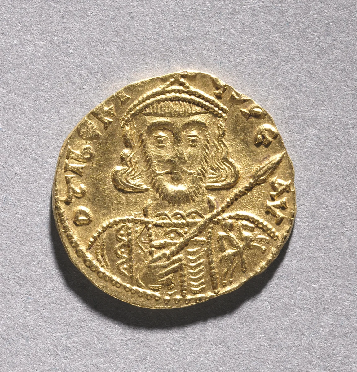 Solidus with Tiberius III Apsimarus (obverse) by Unknown, metalwork, 698-705