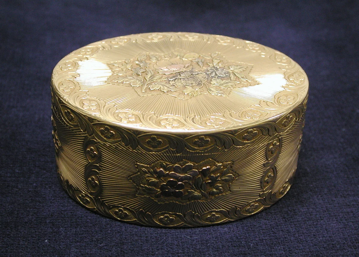 Snuffbox by Jean Frémin, metalwork, 1757-1758
