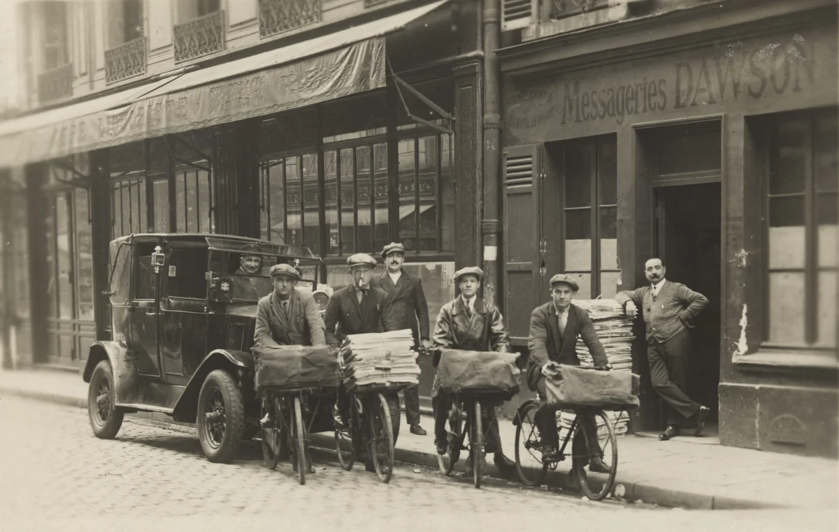 Messageries Dawson, Paris by Unidentified Photographer, photograph, 1905