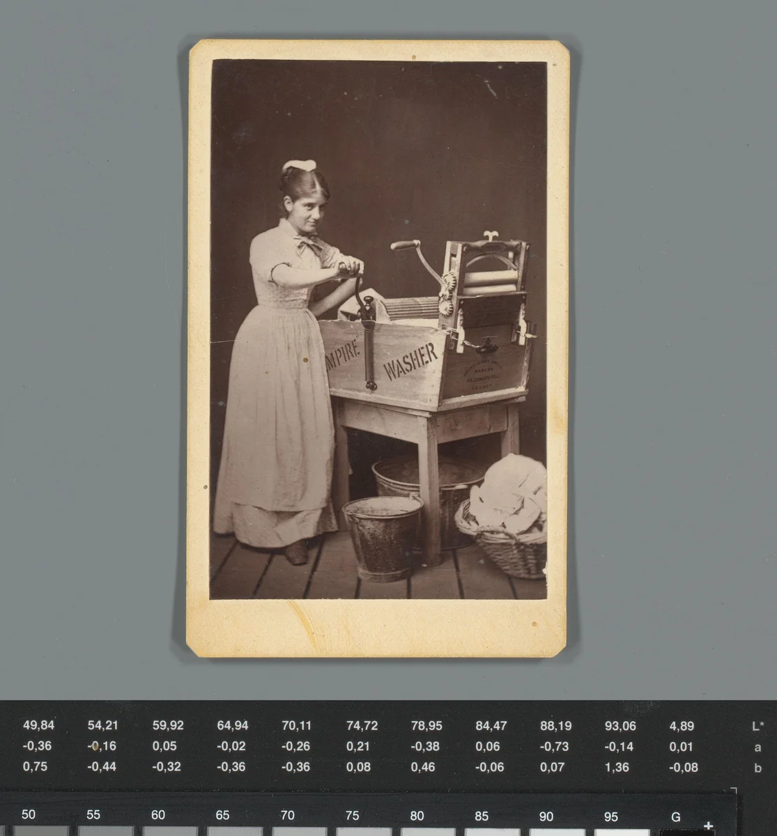 Reclame voor een wasmachine van Thomas Wolstencroft & Company in Londen by anonymous, photograph, 1865-1910