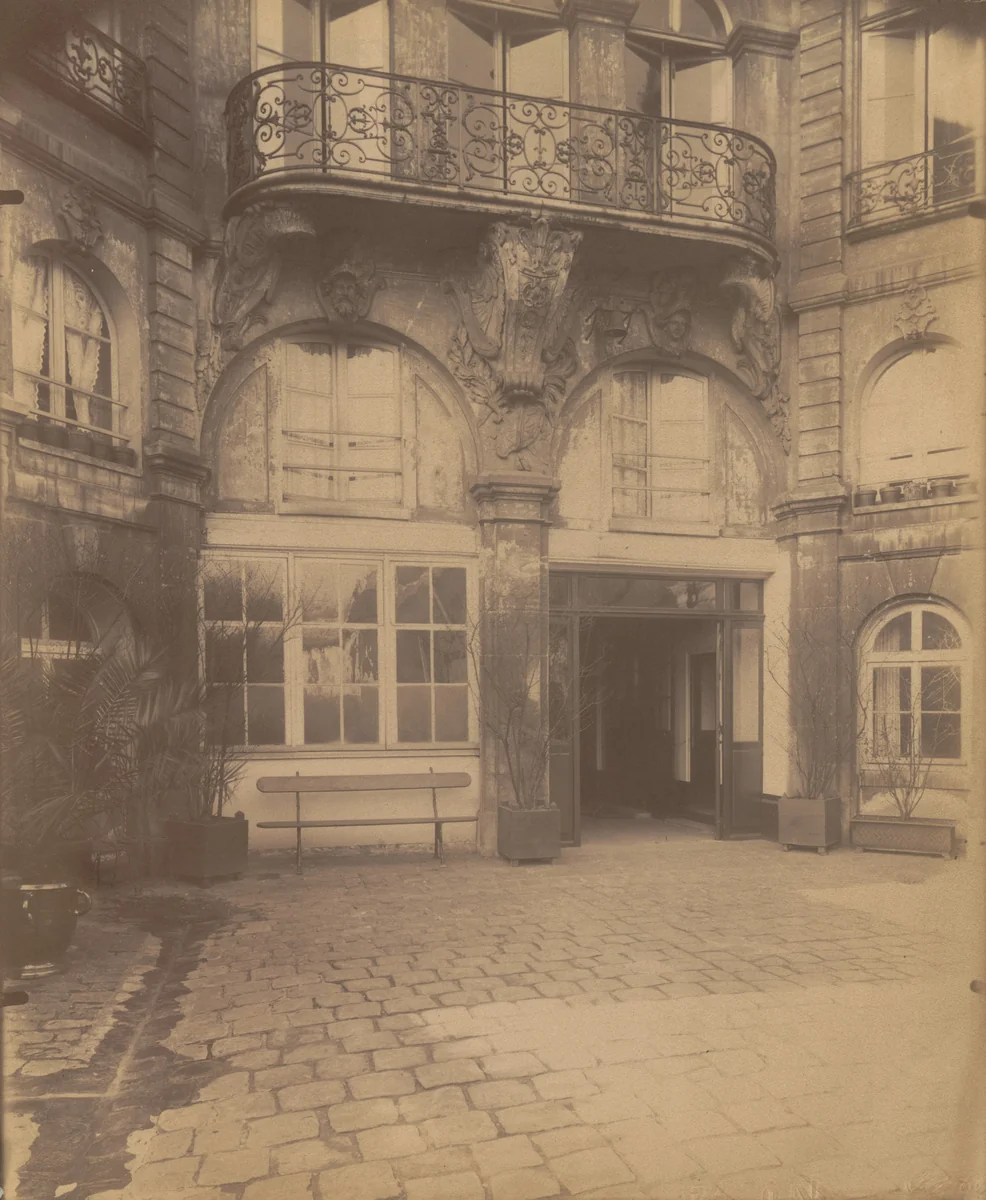 Balcon. 27 rue Lhomond by Eugène Atget, photograph, 1901
