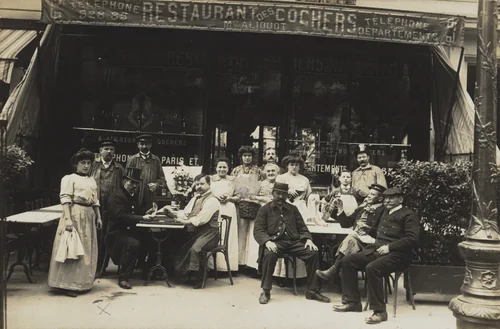 Restaurant des Cochers, Paris by Unidentified Photographer, photograph, 1910