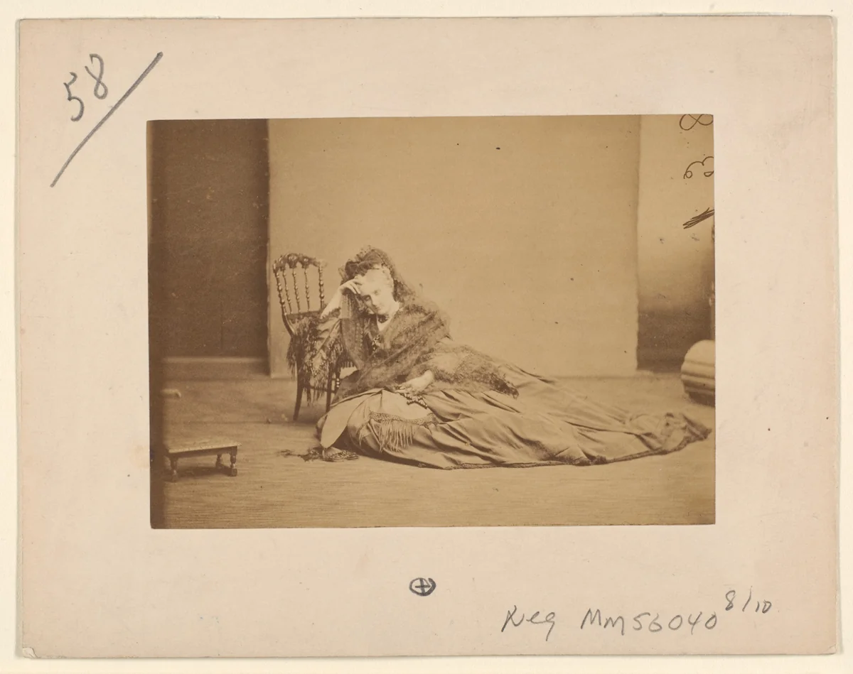 Le chapelet (autre) by Pierre-Louis Pierson, photograph, 1860-1869