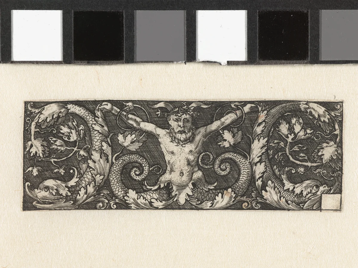 Ornament met sater en dolfijnen by Unknown, print, 1525-1550