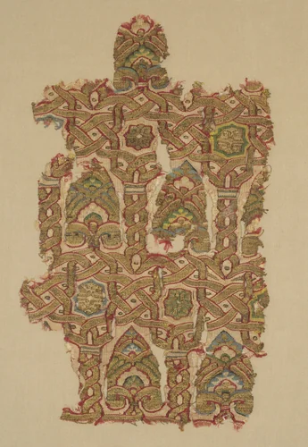 Fragment with arcade and palmettes by Unknown, textile, 1200-1299