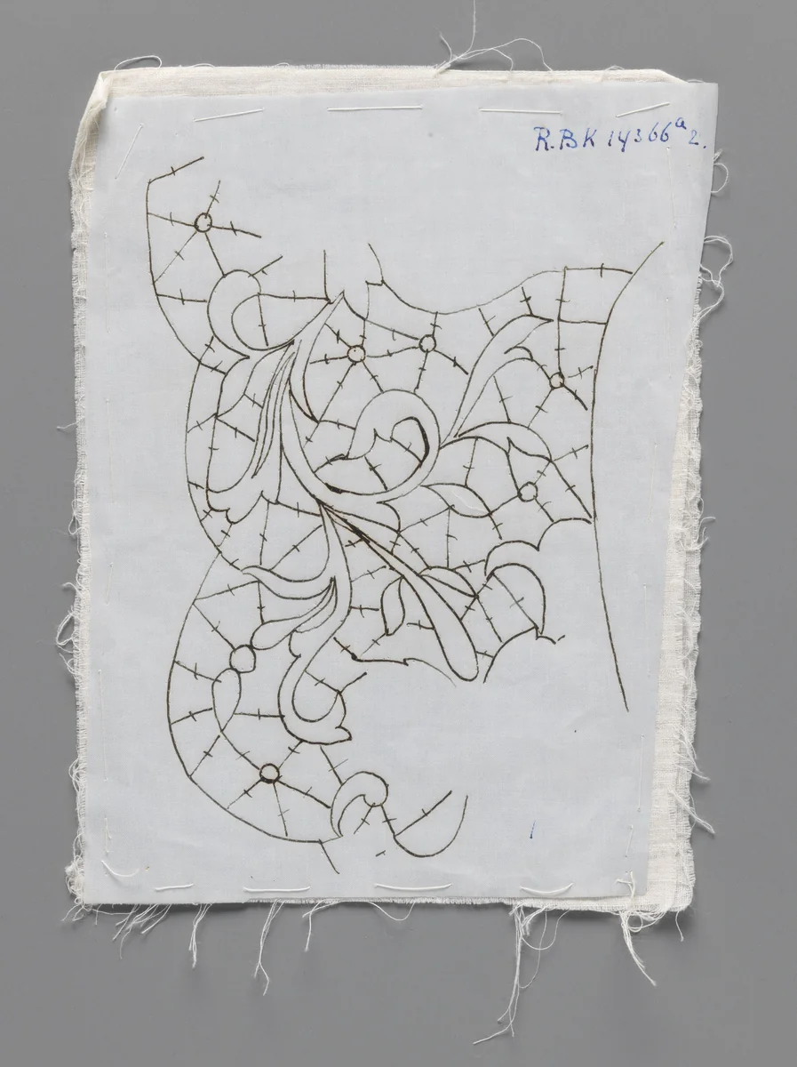 Prikking vastgeregen op een dubbele lap katoen voor het maken van een deel van een kraag van naaldkant by Village Elisabeth, textile, 1915-1924