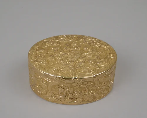 Snuffbox by Jean Moynat, metalwork, 1750-1751