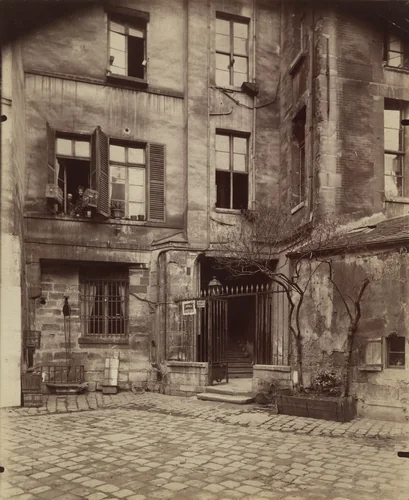 Cour de Rouen, by Eugène Atget, photograph