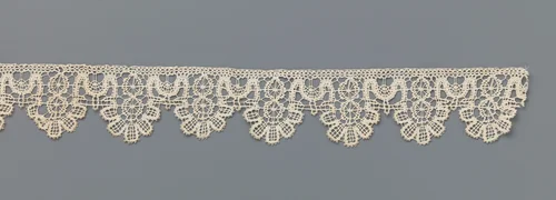 Strook kloskant met wielen en vijflobbige schulpen by anonymous, other, 1620-1630