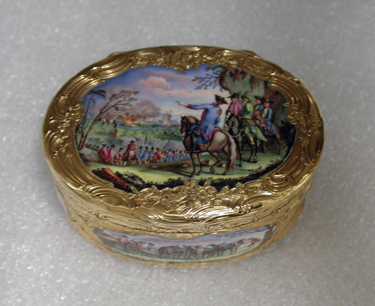 Snuffbox with military scenes by I.I.H., metalwork, 1765-1775