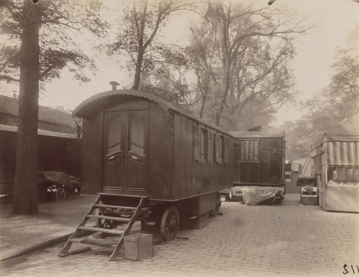 Fête des Invalides by Eugène Atget, photograph, 1926