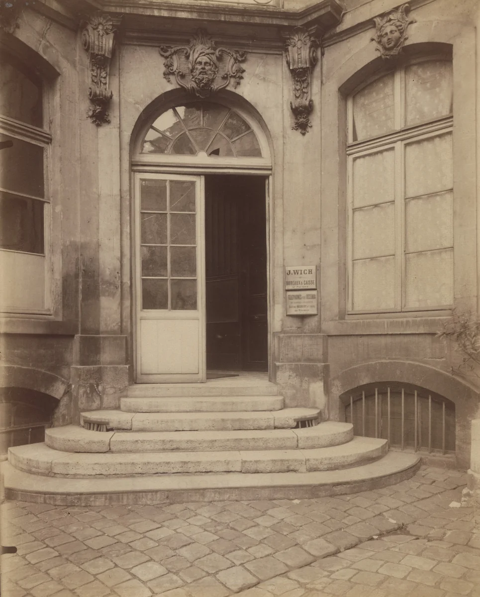 Hôtel Mascarani, rue Charlot by Eugène Atget, photograph, 1901