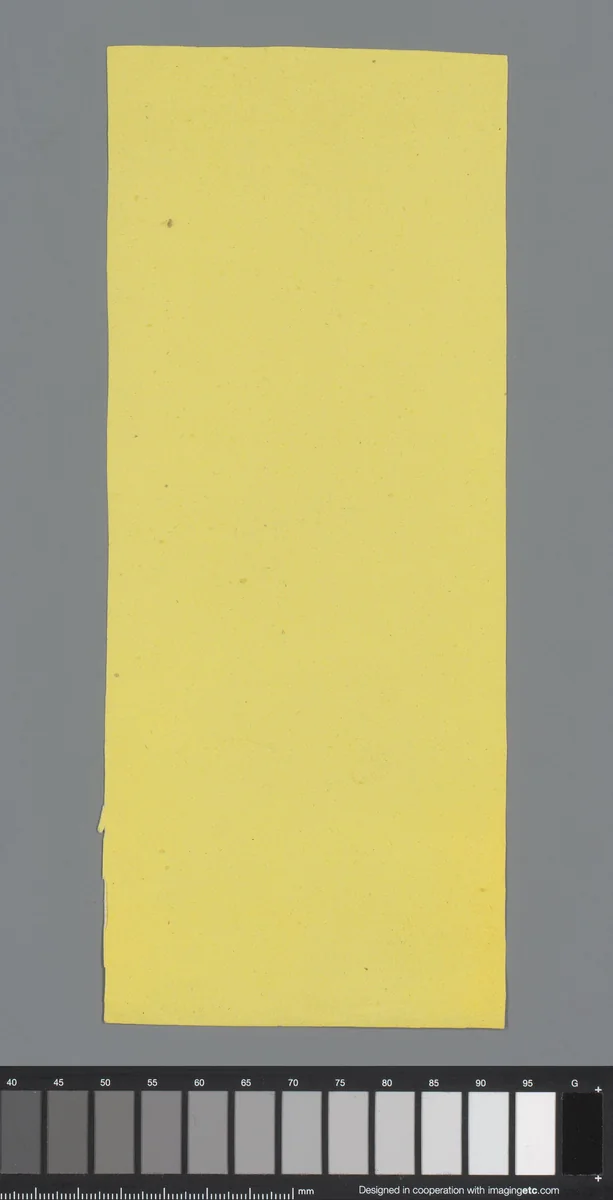 Blad met vier verschillende vogels die zitten op takjes met bloemen, bladeren en eikels by anonymous, print, 1750-1799