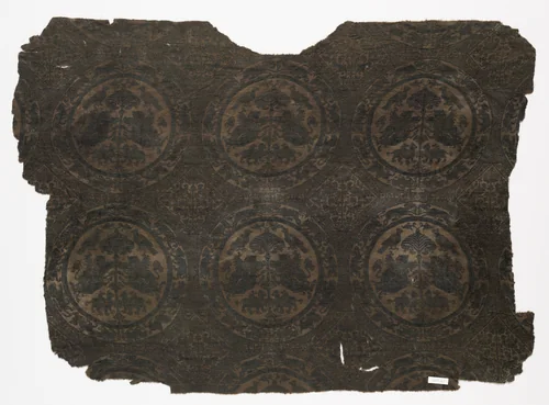 Fragment with lions and griffins in combat by Unknown, textile, 1459-1669