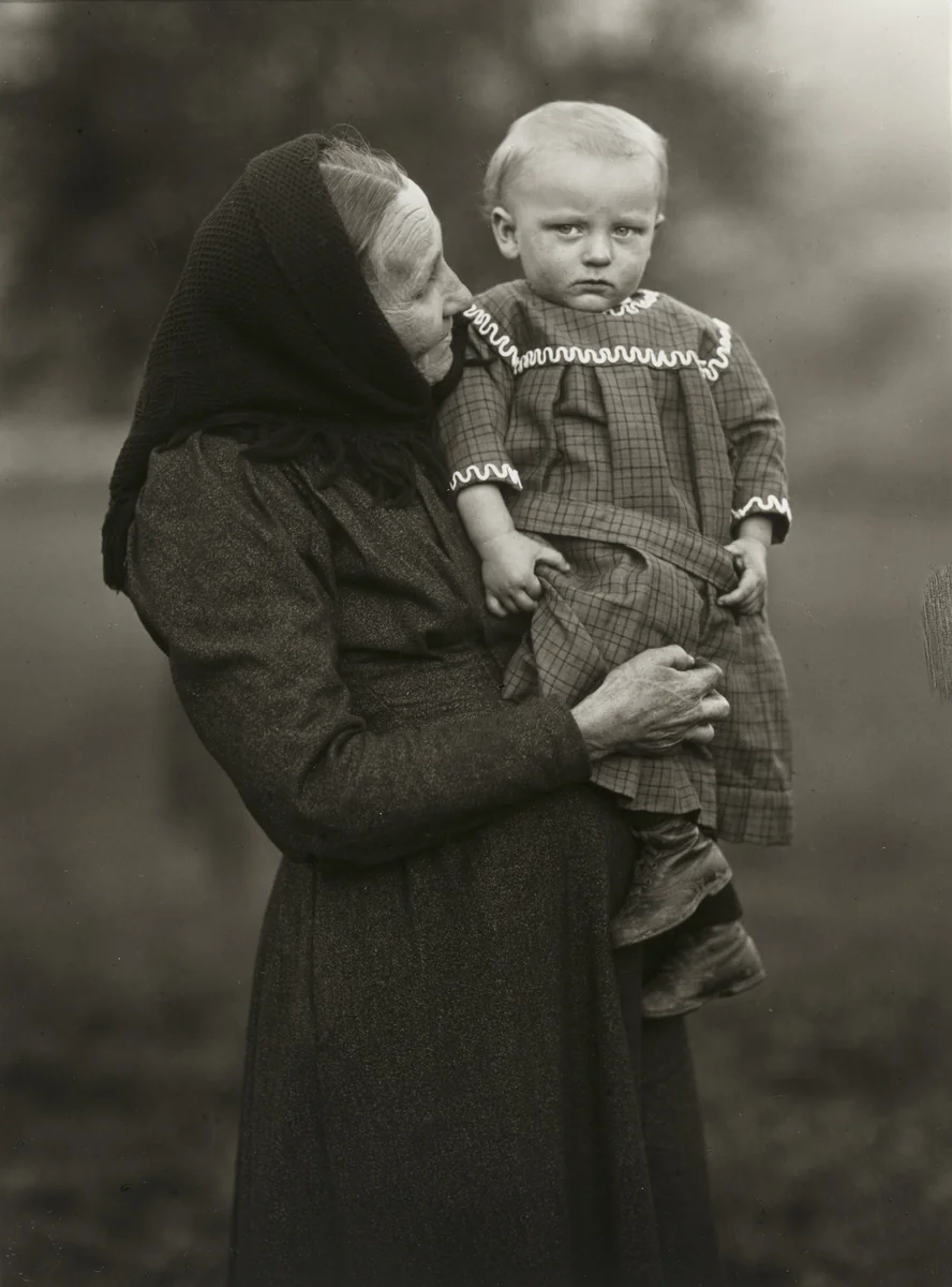 Grandmother and Grandchild by August Sander, photograph, 1913