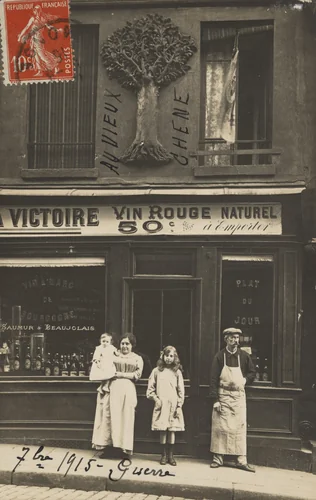 Au Vieux Chêne, 69, rue Mouffetard, Paris by Unidentified Photographer, photograph, 1916