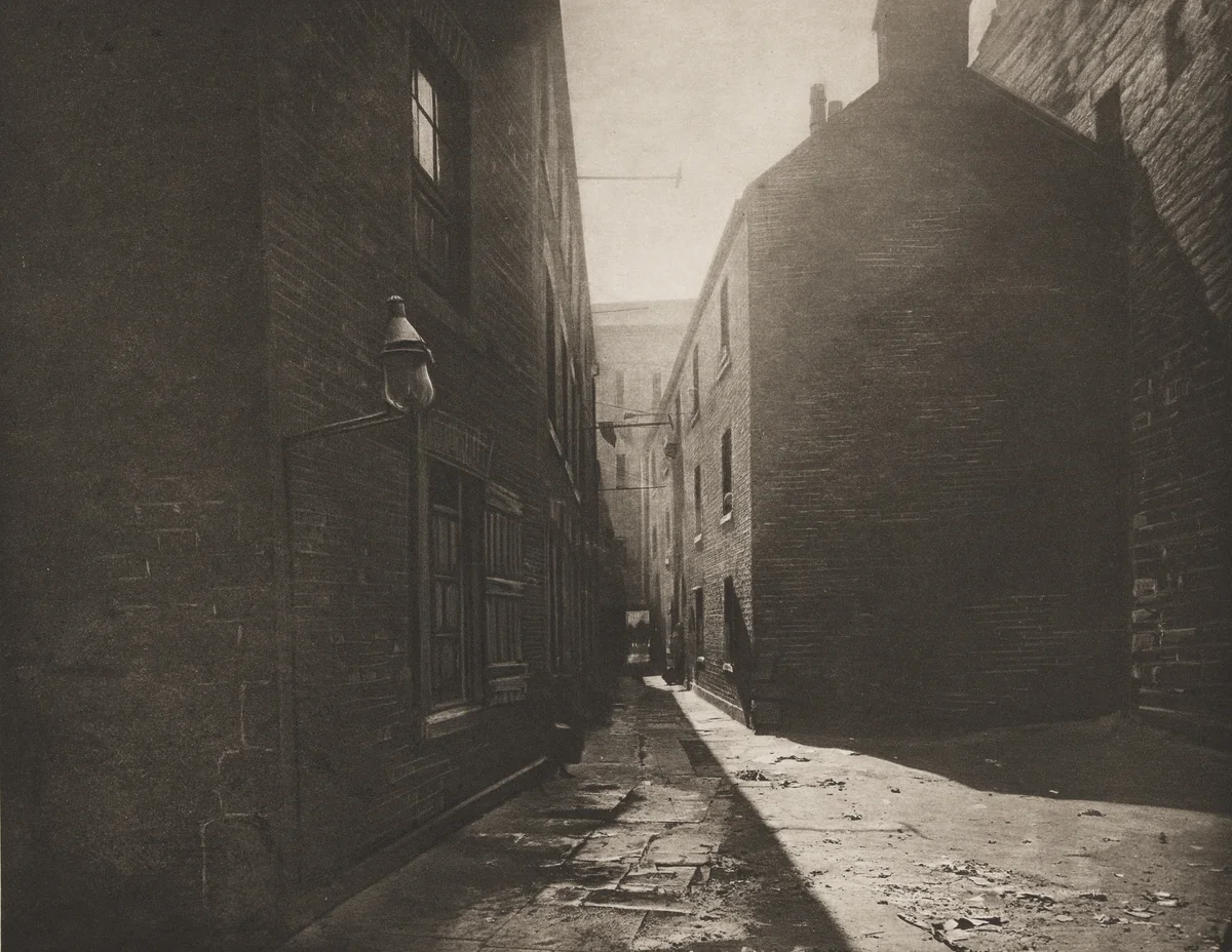 Close No. 29 Bridgegate by Thomas Annan, photograph, 1897