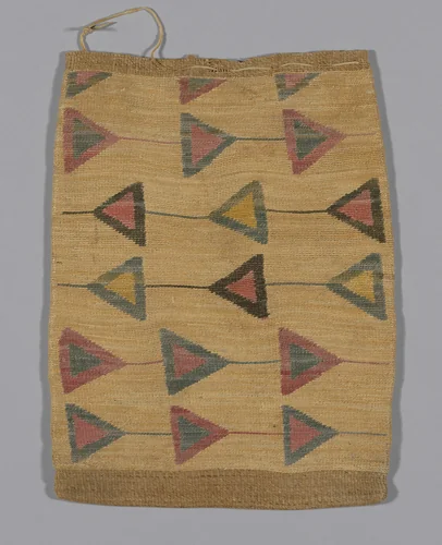 ˀımáˀsp̉alx̣ (Flat Storage Bag) by Nez Perce, textile, 1860-1880
