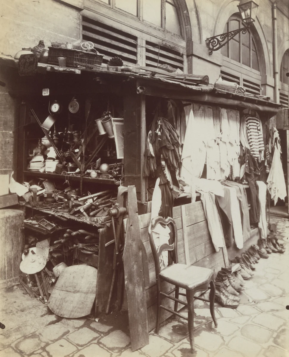 Marché des Carmes, Place Maubert by Eugène Atget, photograph, 1910