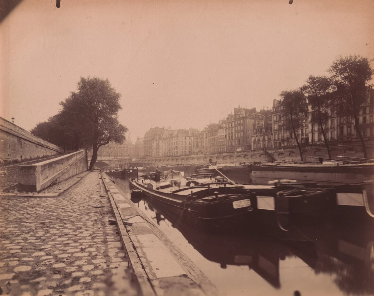 Quai des Orfèvres by Eugène Atget, photograph, 1911